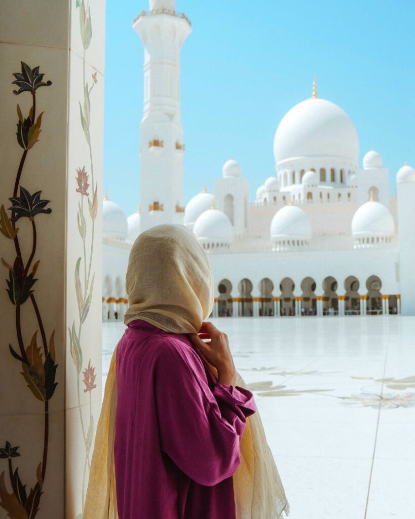 Sheikh Zayed Grand Mosque in Abu Dhabi: The Ultimate Guide