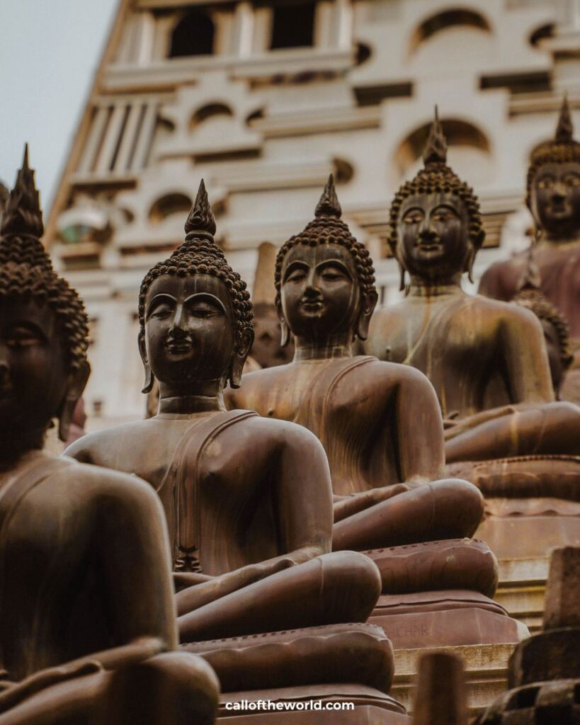 Colombo, Sri Lanka. How to Spend 3 Weeks in Sri Lanka: Epic Itinerary. Temple.